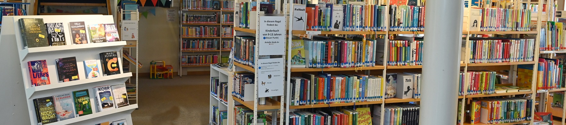 Innenansicht Bücherregale